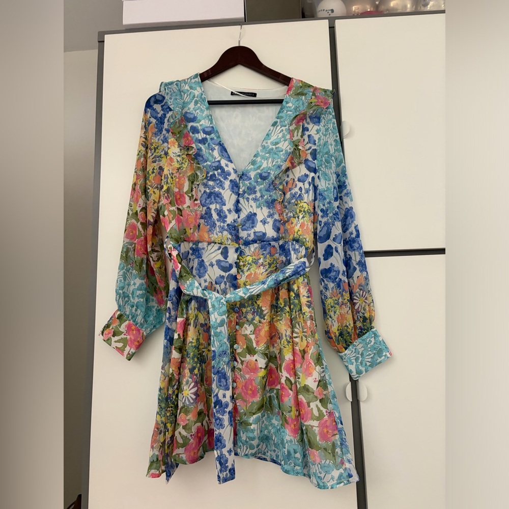Zara Blue Floral Ruffle V‑Neck Long Sleeve Dress